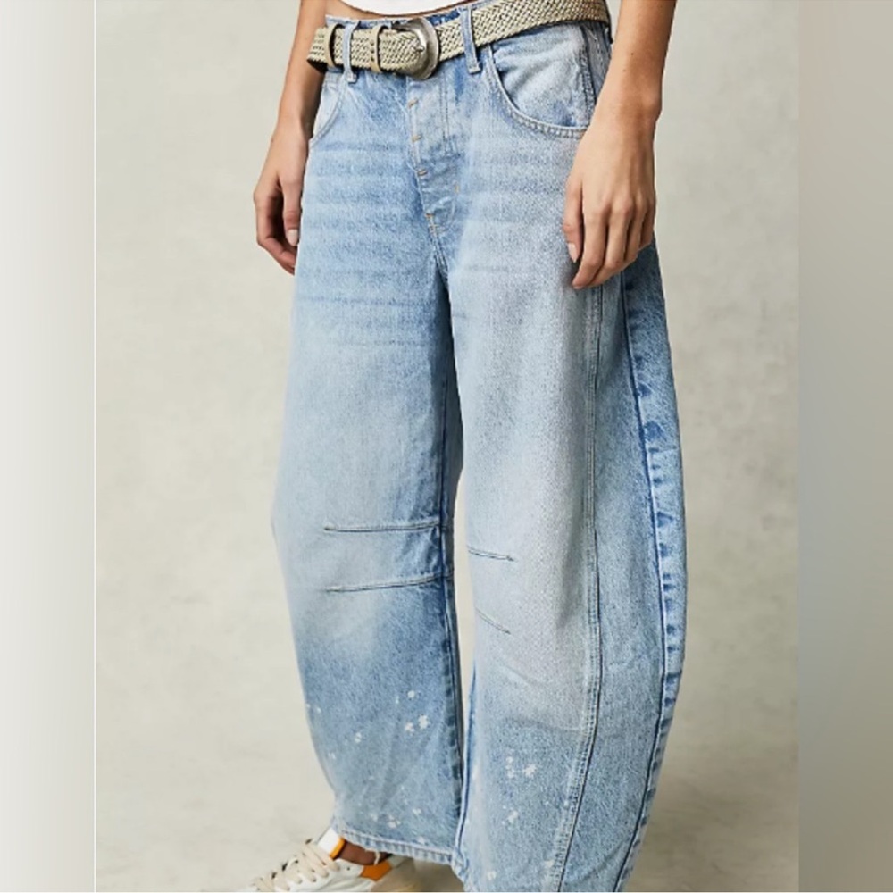 We The Free Light Blue barrel Jeans 💙 NWOT